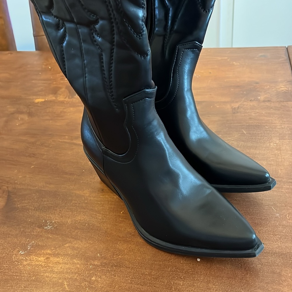 Women's Black Knee High Cowboy Boots - Picture 2 of 3